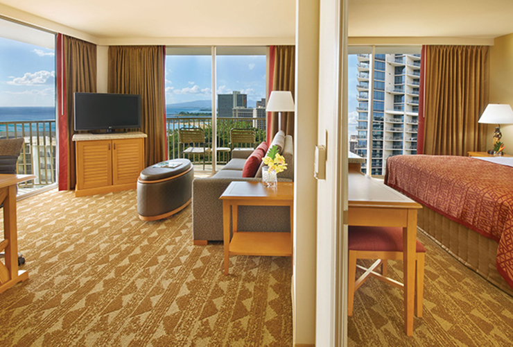 大きな窓が自慢のオーシャンビューの客室