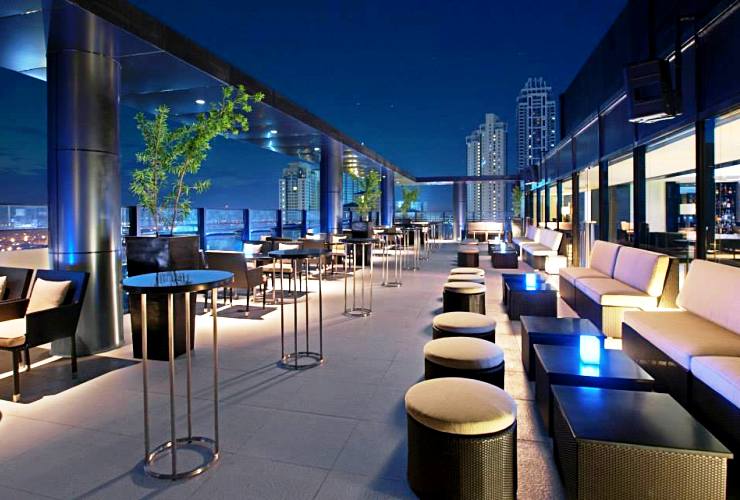 セダ アヤラ センター セブ ルーフトップバー