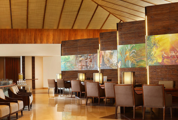 落ち着いた雰囲気のロビー