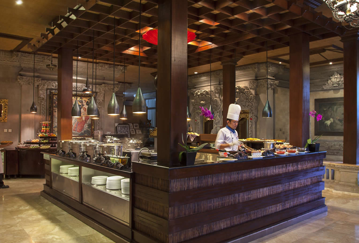 朝食ビュッフェ風景