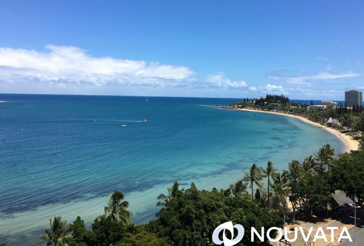 青い海と白砂のアンスバタビーチ