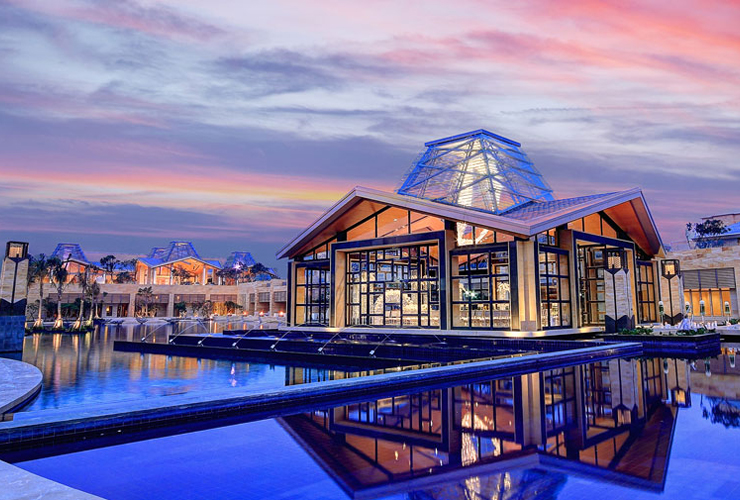 夕景も美しいエタニティチャペル