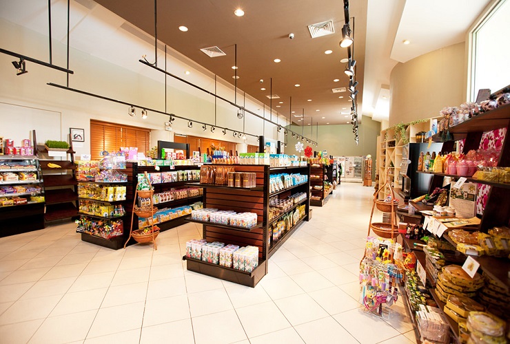 幅広いアイテムを取り揃えた「レオ・マート」