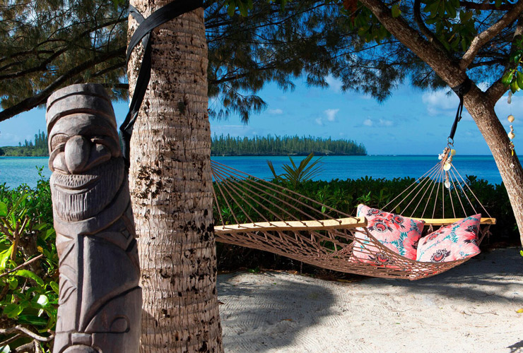 ビーチ沿いのハンモックでリラックス