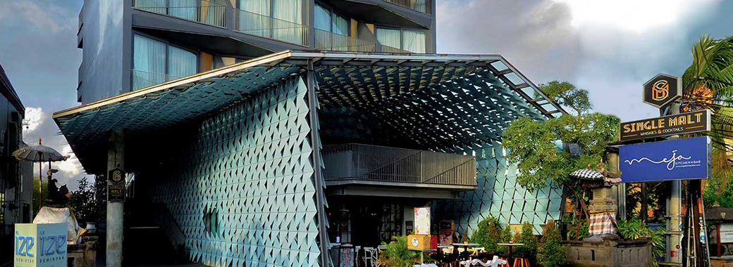 アイズ スミニャック外観