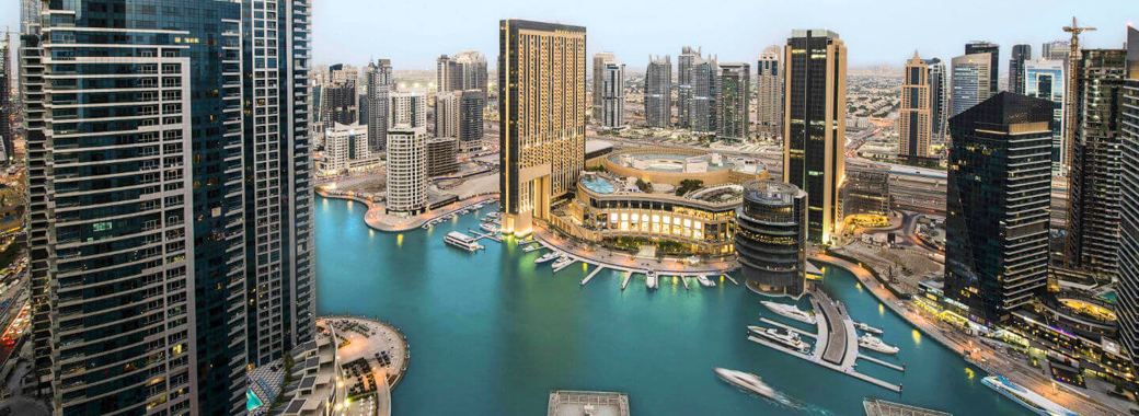 ラマダ プラザ ジュメイラ ビーチ 外観