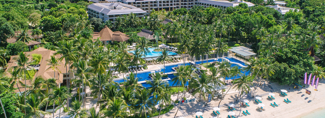 ビーチ沿いに建ってます