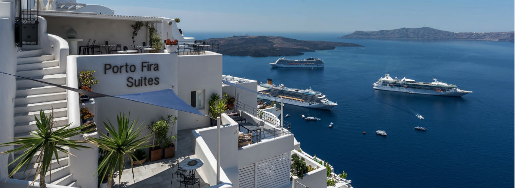 ホテルからエーゲ海を一望。