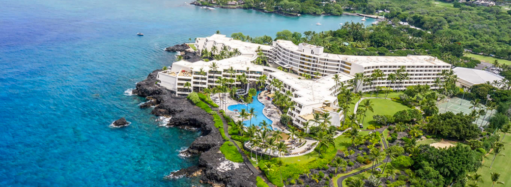 リイと呼ばれた王族たちが支配した溶岩の大地に広がるリゾートホテル