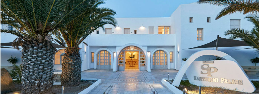 アラブ風の宮殿のような外観