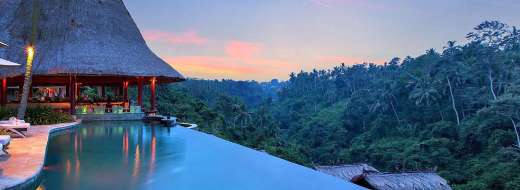 メインプール夕景