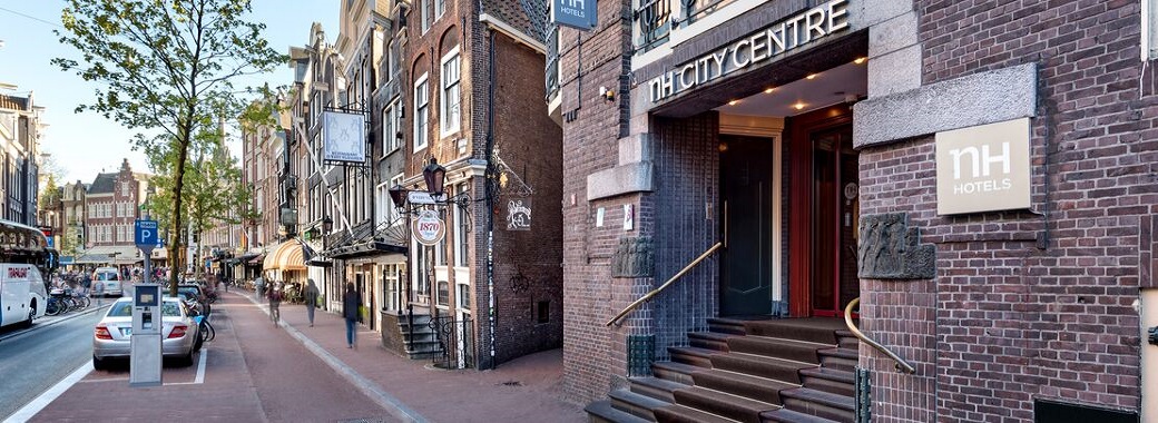 景観に溶け込むようなヨーロピアンスタイルの建物