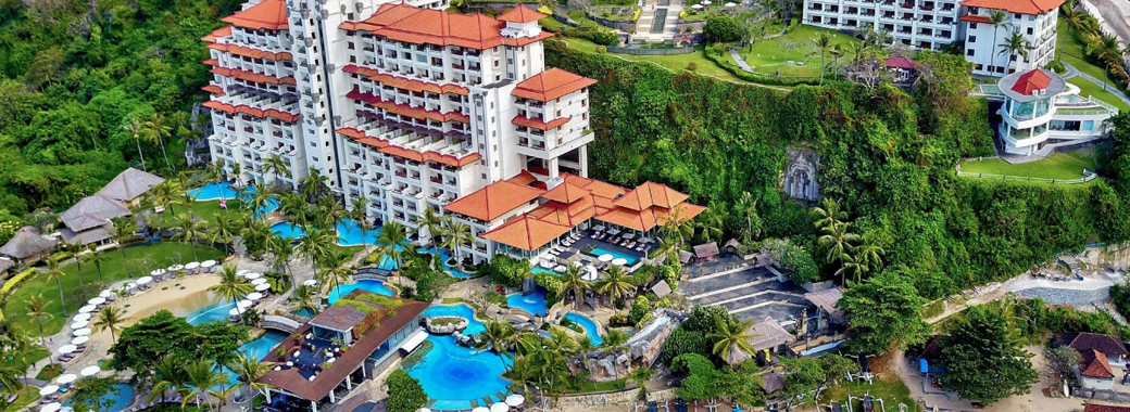 インド洋を見下ろすヒルトンの外観