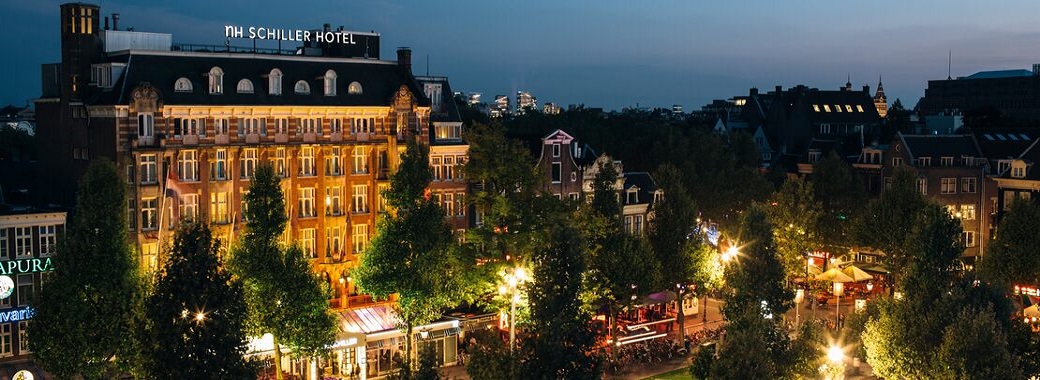 レンブラント広場向かいに位置しています