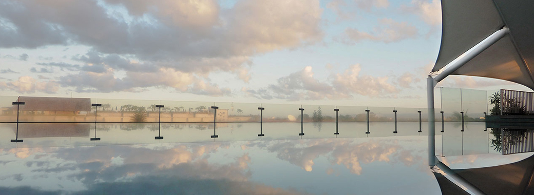 ルーフトッププール