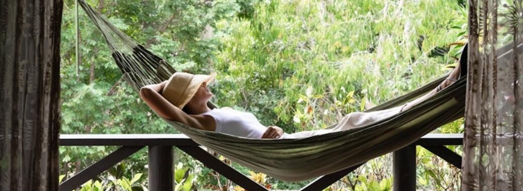 パームバンガロー_ハンモックでリラックスタイム