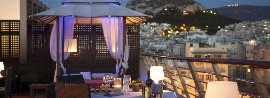 屋上からはアテネを一望。