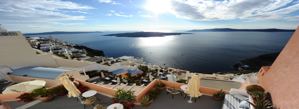 忘れられないサントリーニ島での時間をお過ごしください。