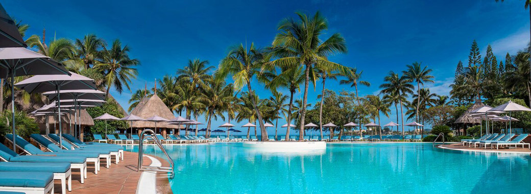 ビーチフロントスイミングプール