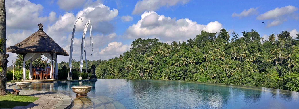 大自然中のリゾート