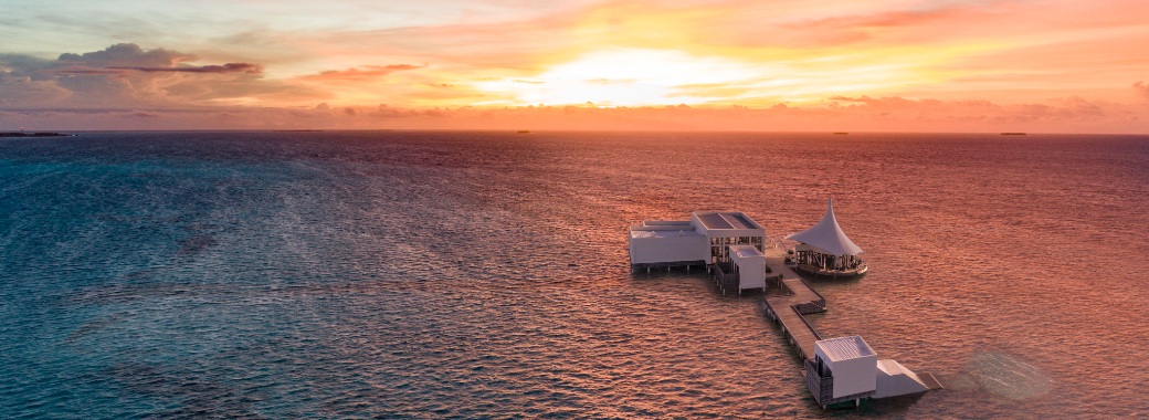 ニヤマ プライベート アイランド モルディブ夕景