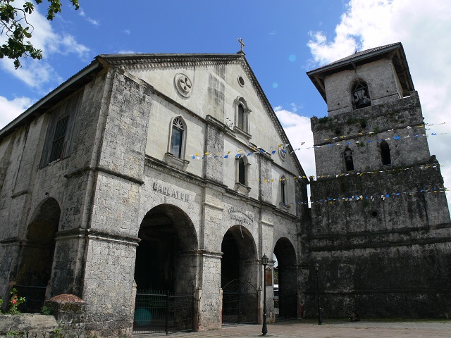 ホボール・バクラヨン教会