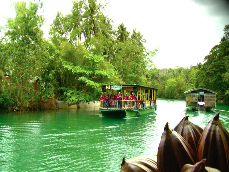 ホボール・バクラヨン教会