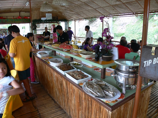 ホボール・リバークルーズ