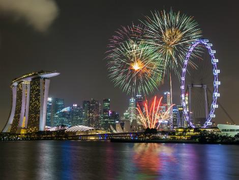 シンガポール:マリーナの夜を彩る花火