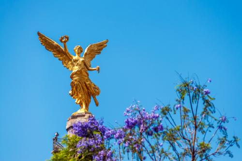 メキシコシティの独立天使記念碑