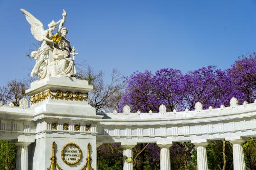 アラメダ公園のベニート・フアレス記念碑