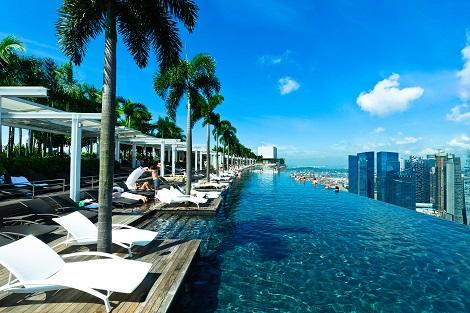 シンガポール：マリーナベイサンズ Infinity Pool at Sands SkyPark／提供：Marina Bay Sands