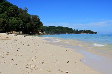 コタキナバル:市街から船で約20分で行けるマヌカン島