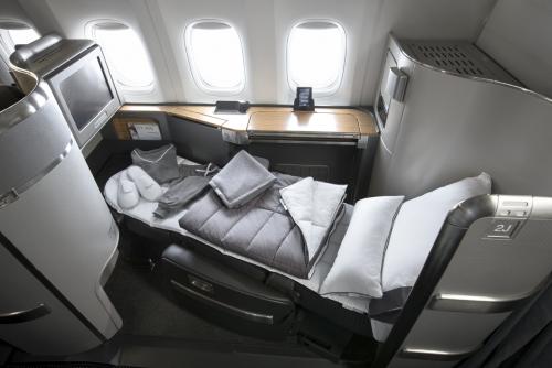 アメリカン航空 ファーストクラスの座席(イメージ)