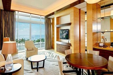 シンガポール:マリーナベイサンズ Harbor Suite Harbor View 客室一例/提供:Marina Bay Sands