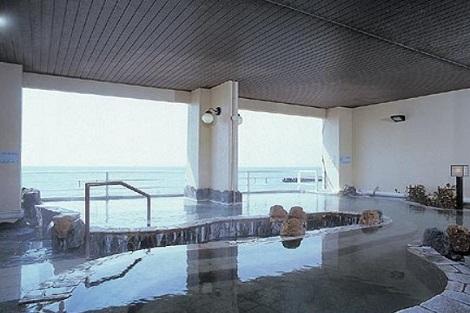湯の川温泉:湯の川プリンスホテル渚亭 露天風呂(湯の川プリンスホテル渚亭公式ホームページより)