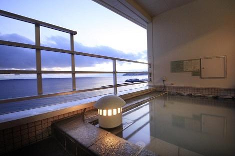 湯の川温泉:湯の川プリンスホテル渚亭 露天風呂付き客室一例※眺望は一例(湯の川プリンスホテル渚亭公式ホームページより)