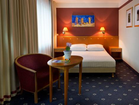 タリン：メリトン グランド カンファレンス & スパ 客室一例