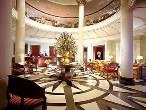 ヘルシンキ：ホテル カンプ ロビー