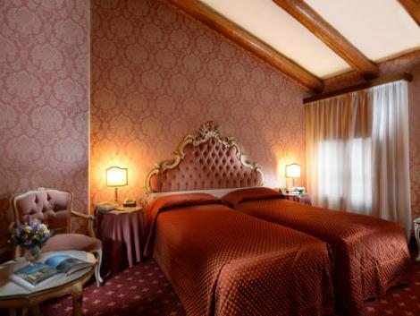 ベネチア：ホテル リアルト 客室一例
