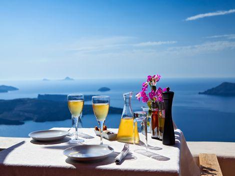 ◇◎サントリーニ島：エーゲ海を眺めながらワイン等..
