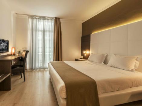 モナコ：ホテル アンバサダー モナコ 客室一例