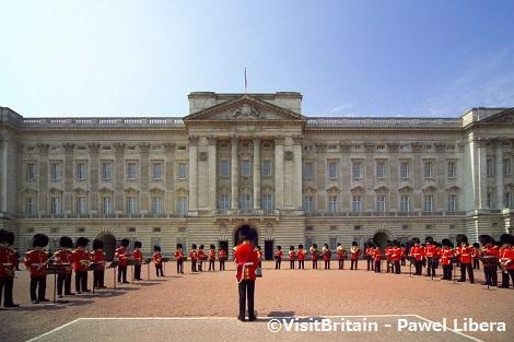 ◇ロンドン：バッキンガム宮殿の衛兵交代式