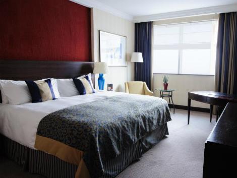 ワルシャワ：インターコンチネンタル ワルシャワ 客室一例