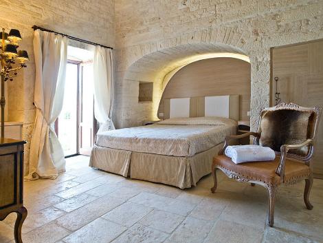 アルベロベッロ：ル アルコーヴェ リゾート ネイ トゥルーリ 客室一例