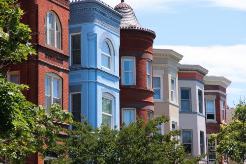 キャピトル・ヒル地区のカラフルな建物（ワシントンD.C.）