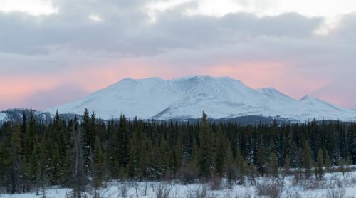 冬のホワイトホース：夕暮れ