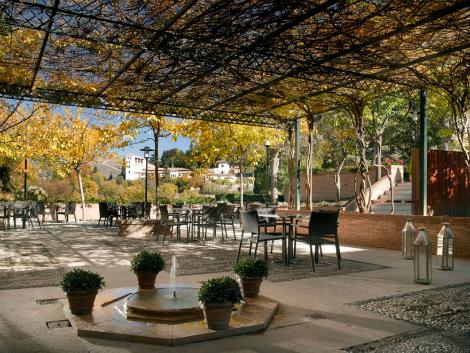 グラナダ：パラドール デ グラナダ テラス