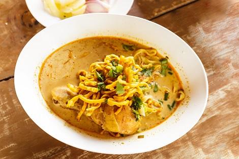 カレースープの麺料理 カオソーイ