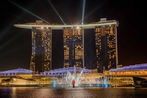 シンガポール：マリーナベイサンズ Spectra Light＆Water Show／提供：Marina Bay Sands